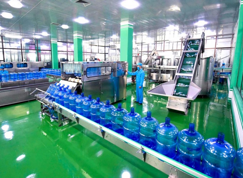 Hệ thống lọc nước công nghiệp sử dụng trong sản xuất nước đóng bình